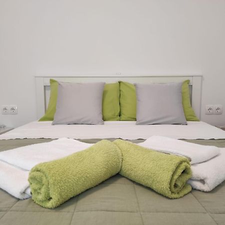 Apartment With Terrace And Garden Пироваць Екстер'єр фото