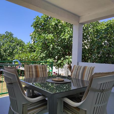 Apartment With Terrace And Garden Пироваць Екстер'єр фото