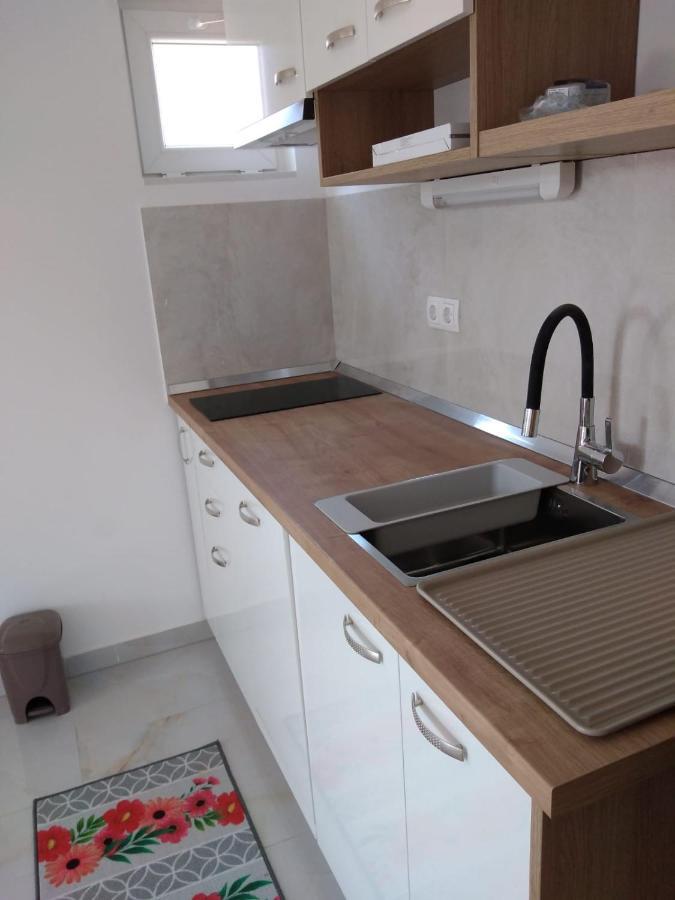 Apartment With Terrace And Garden Пироваць Екстер'єр фото