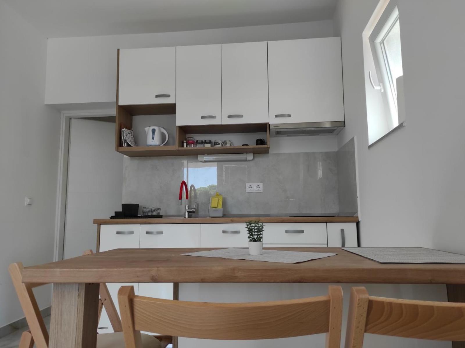 Apartment With Terrace And Garden Пироваць Екстер'єр фото