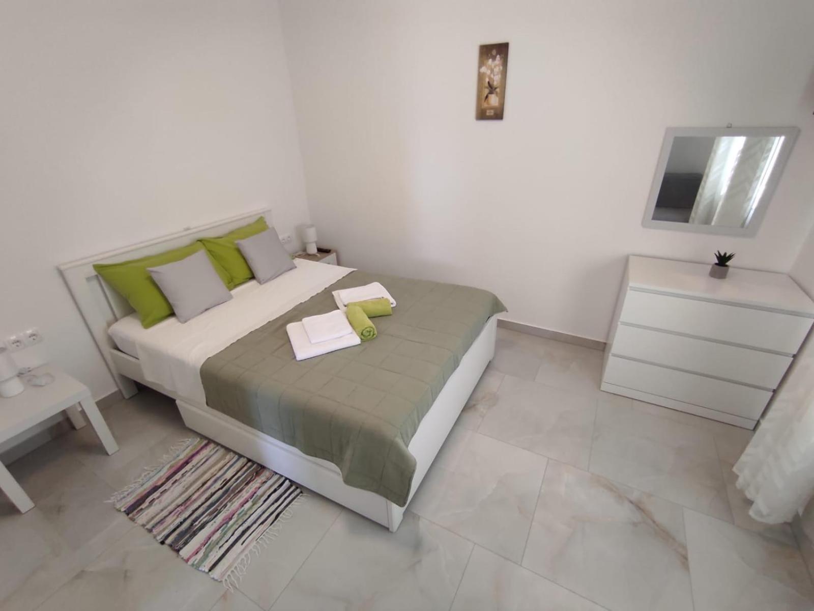 Apartment With Terrace And Garden Пироваць Екстер'єр фото